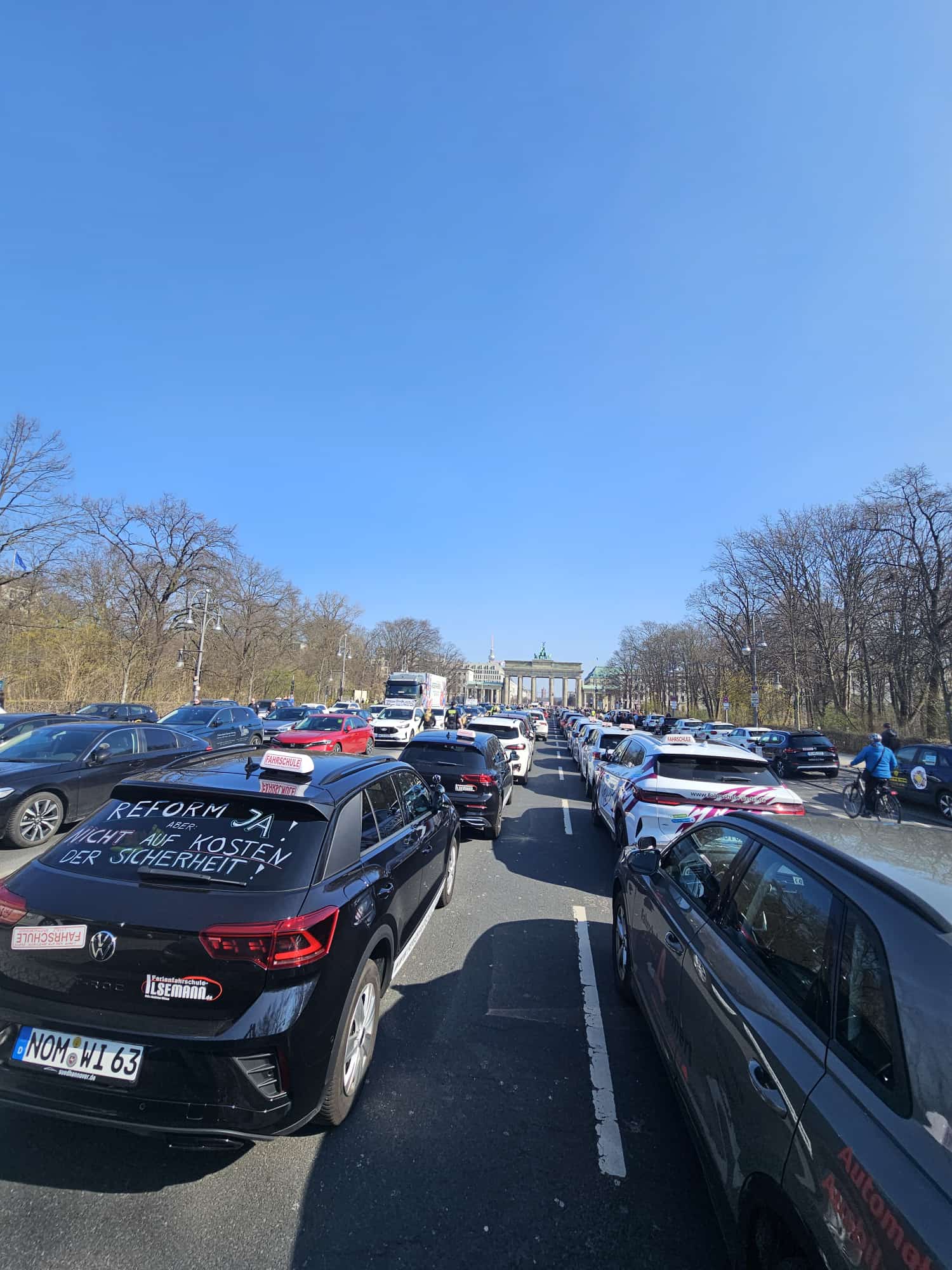 Fahrschulkorso Richtung Brandenburger Tor